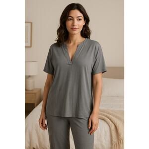 Natori Pajama Top Womens Medium Gray V Neck Short Sleeve Lounge Shirt NEW